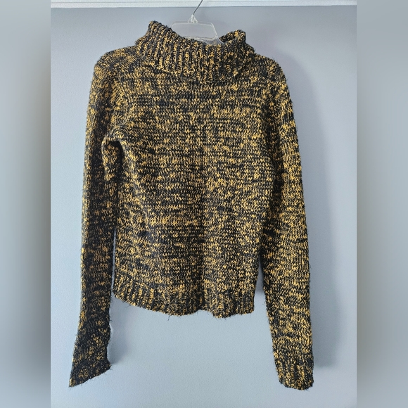 Cute and warm sweater - Picture 2 of 3